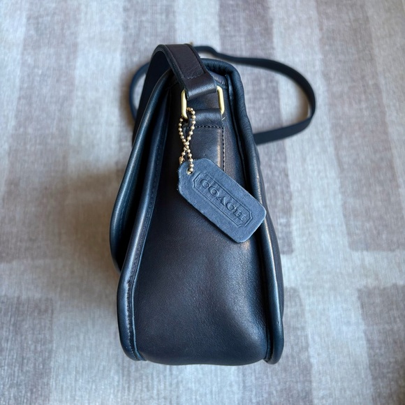 COACH Vintage City Navy Blue Leather Crossbody Shoulder Bag
Handbag Purse 9790 - Picture 3 of 13
